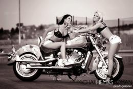 modelky/15065/twins moto.jpg